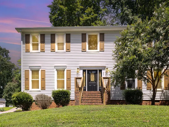 207 Wyatts Pond Ln, Cary, NC 27513