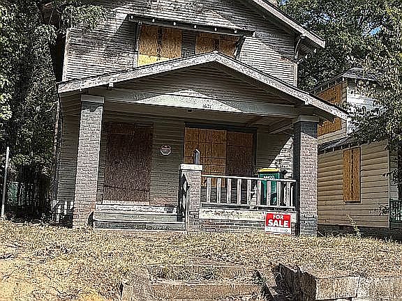 2nd image of 1623 S Park St