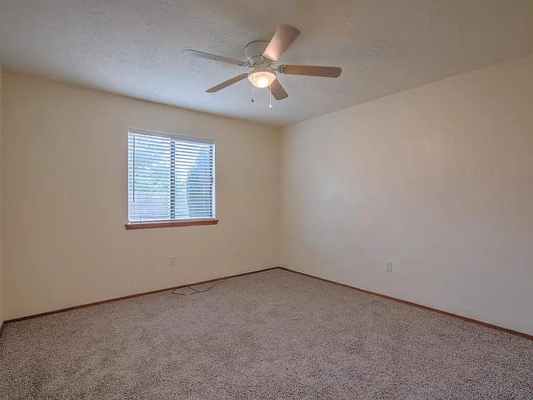 1117 Stutz Dr NE — Photo 16