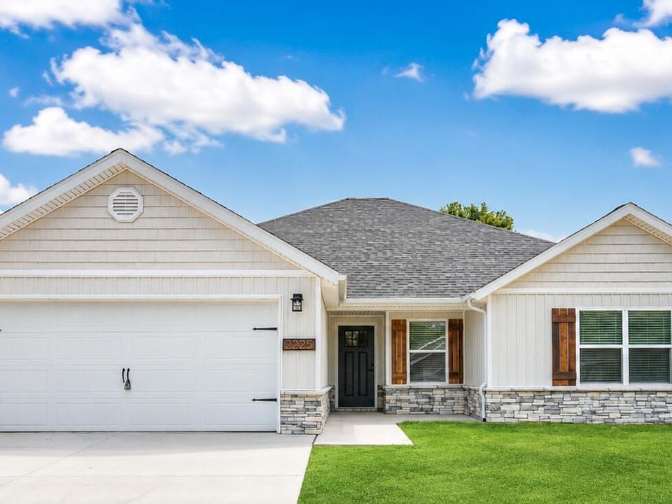 1st image of 3013 Leah Ln