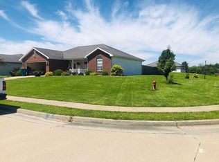 210 Arnold Dr, Holts Summit, MO 65043