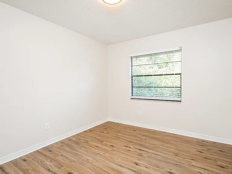 399 Eagle Cir — Photo 12