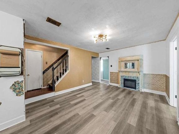 Additional Living Room