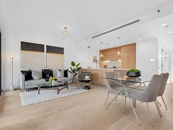 2nd image of 532 Lorimer St #2B