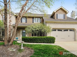 6729 Lakeview Ct, Woodridge, IL 60517