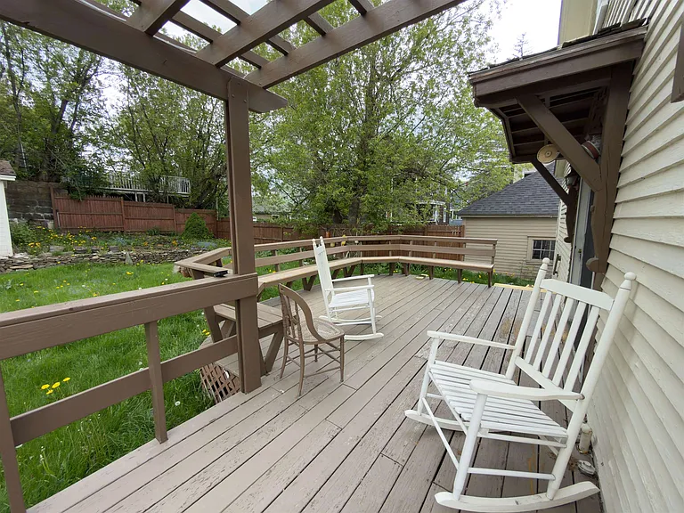 246 E Mason St — Photo 27