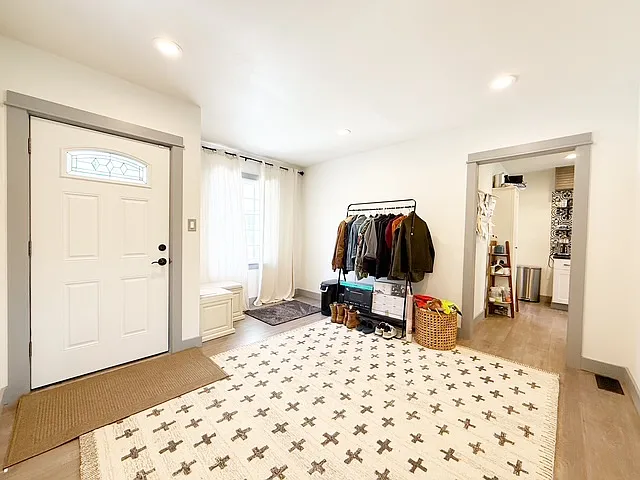 208 S Summit Ave — Photo 7