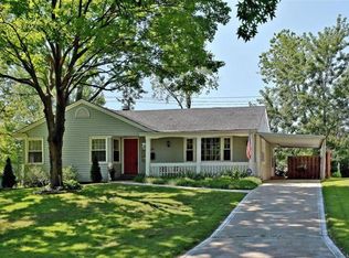 224 Woodridge Rd, Saint Louis, MO 63122