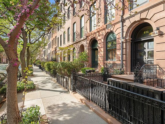 2nd image of 421 W 22nd St APT 4R