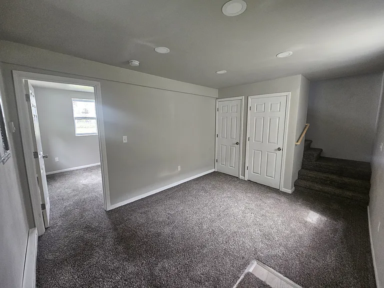 1121 Cedar St — Photo 2