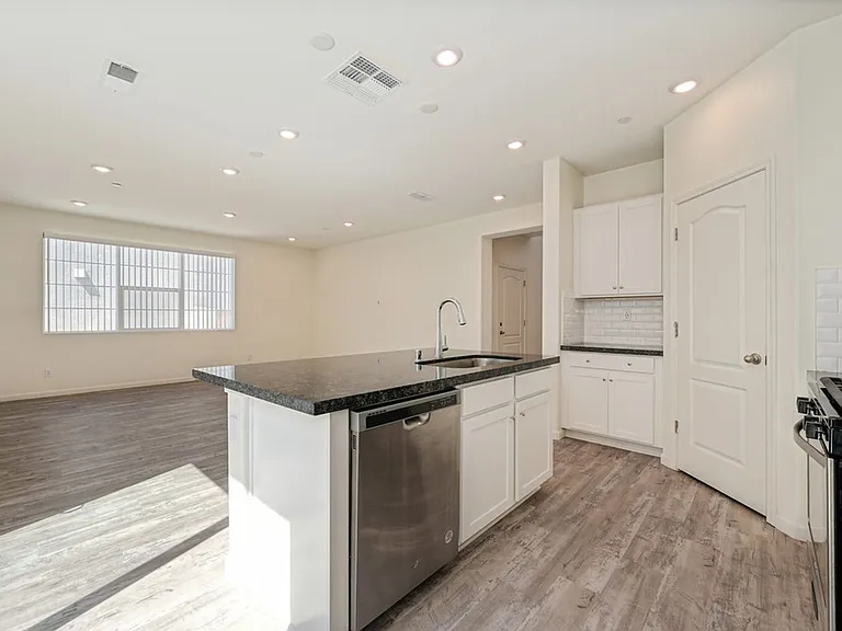 3209 Sunny Gate Ln — Photo 19