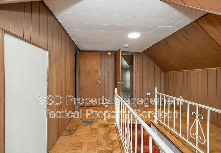 8204 Vineyard Ave #UP — Photo 19