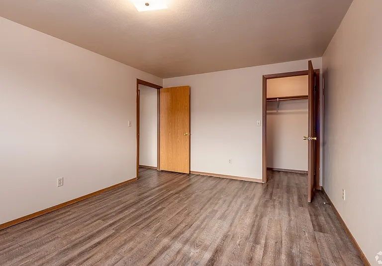 1721 Lenwood Ave #16 — Photo 7