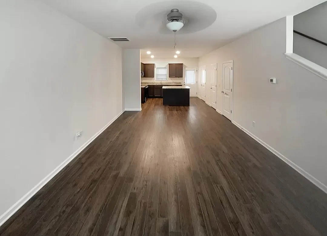 2 bed, 1173 sqft, $1,600 — Photo 4