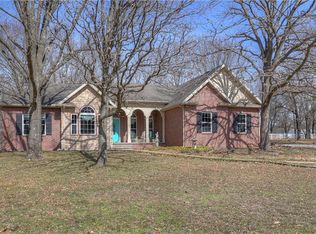 10045 Homestead Ln, Carthage, MO 64836