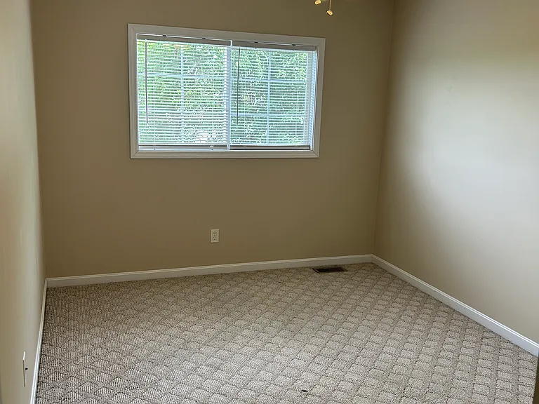 139 Darby Woods Ct — Photo 7