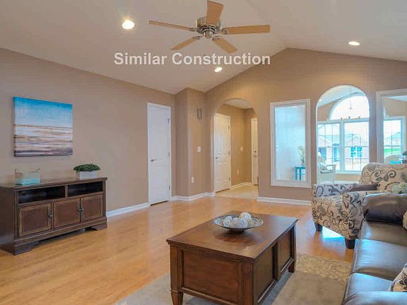 4th image of 50 Gavins Ct NW