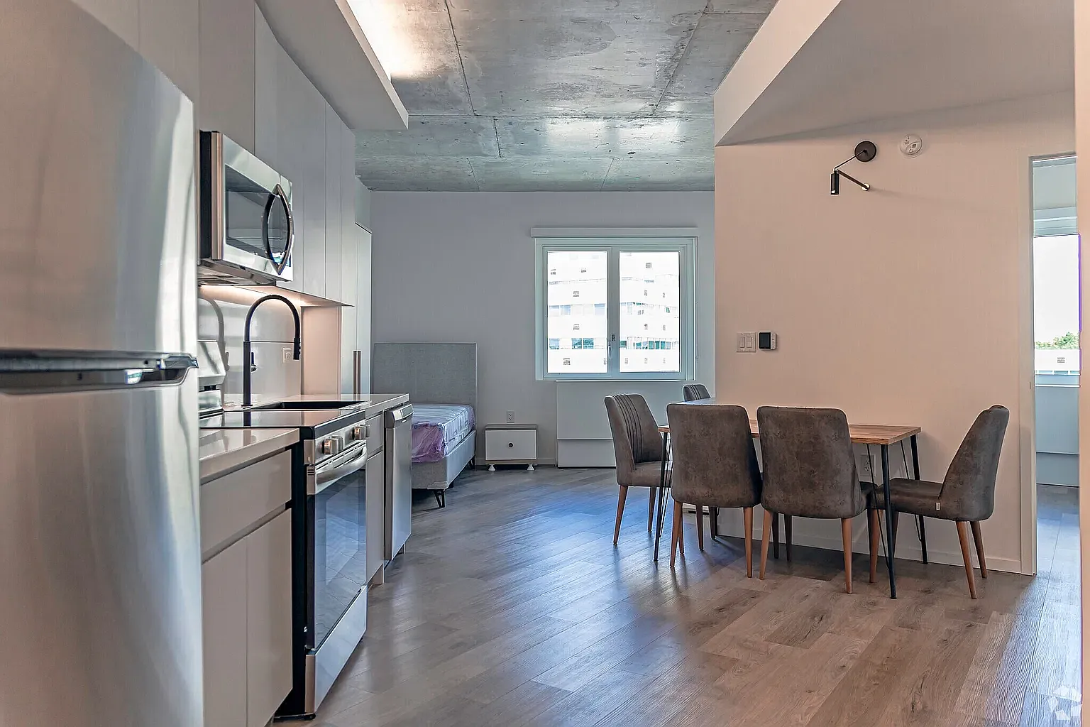 Studio, 500 sqft, $1,654 — Photo 2
