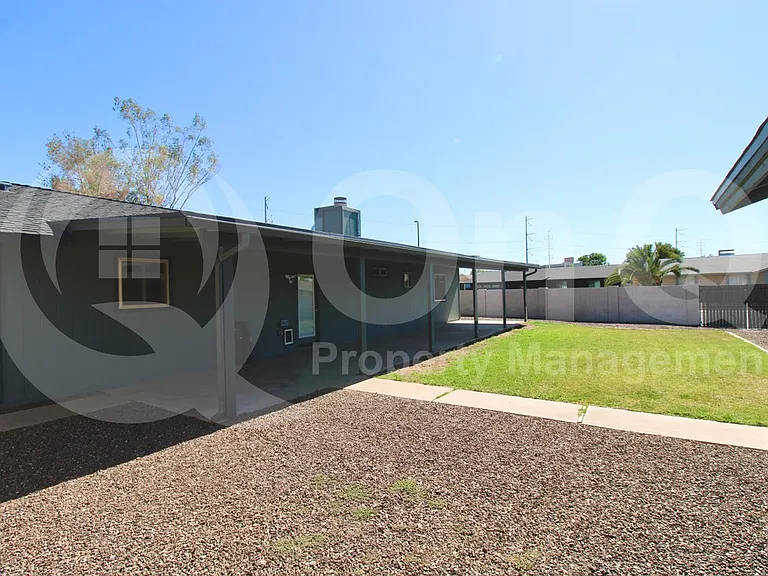104 E Laurel Ave — Photo 17