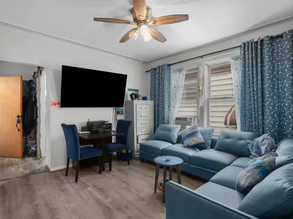 3215 Randall Avenue image 12 of 21