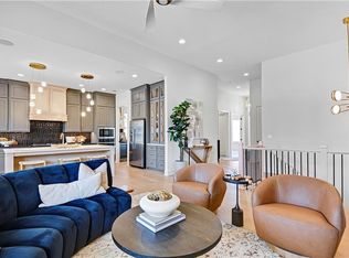 22121 W 93rd Ter, Lenexa, KS 66220