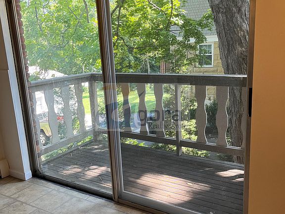 2nd image of 2704 Cypress Way APT 8