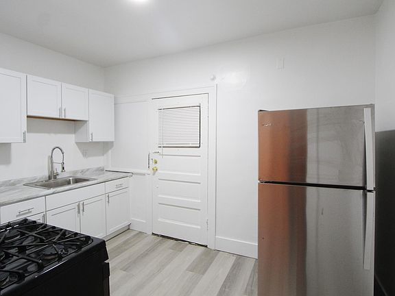 3rd image of 13401 S Woodland Rd APT 3