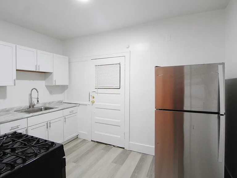 13401 S Woodland Rd #3 — Photo 3