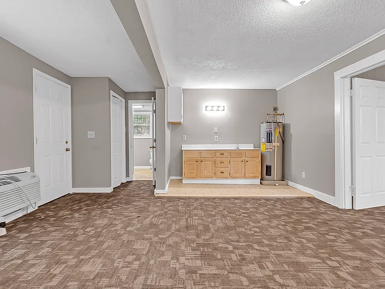 410 Boston St — Photo 12
