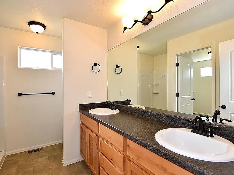 2405 Jasmine Ln — Photo 10