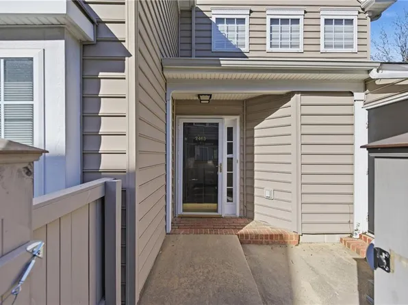 2463 Old Greenbrier Rd #1, Chesapeake, VA 23325