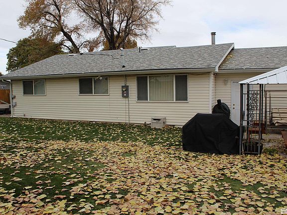 3rd image of 210 Florence Ct