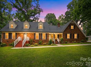 709 Woodside Dr, Kings Mountain, NC 28086