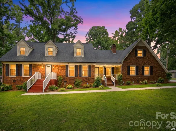 709 Woodside Dr, Kings Mountain, NC 28086