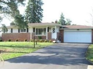 994 Eugene Dr, Oxford, MI 48371