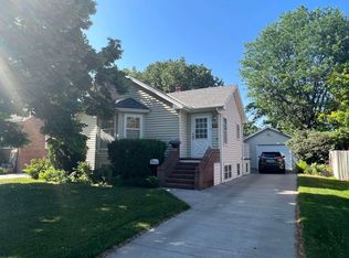 817 E B St, North Platte, NE 69101