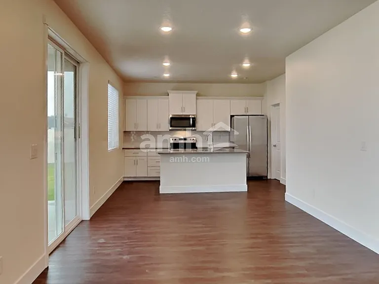 2440 S Deborah Ave — Photo 4