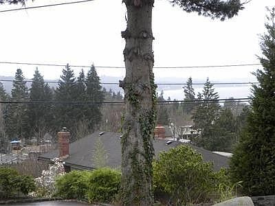 5th image of 3109 Sylvan Dr W