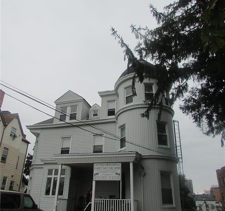 1st image of 98 Locust Hill Ave