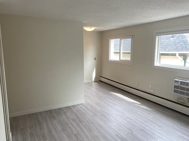 514 12th St E #11 — Photo 15