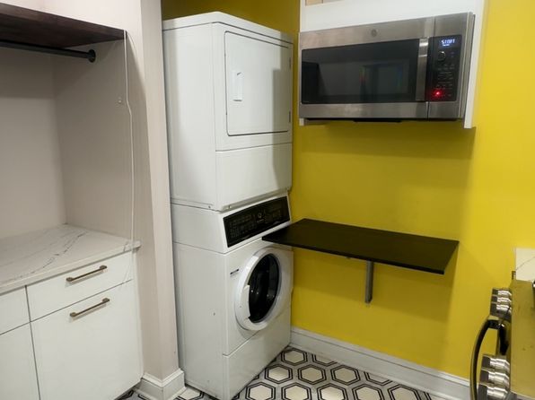 1940 E Roxboro Rd NE