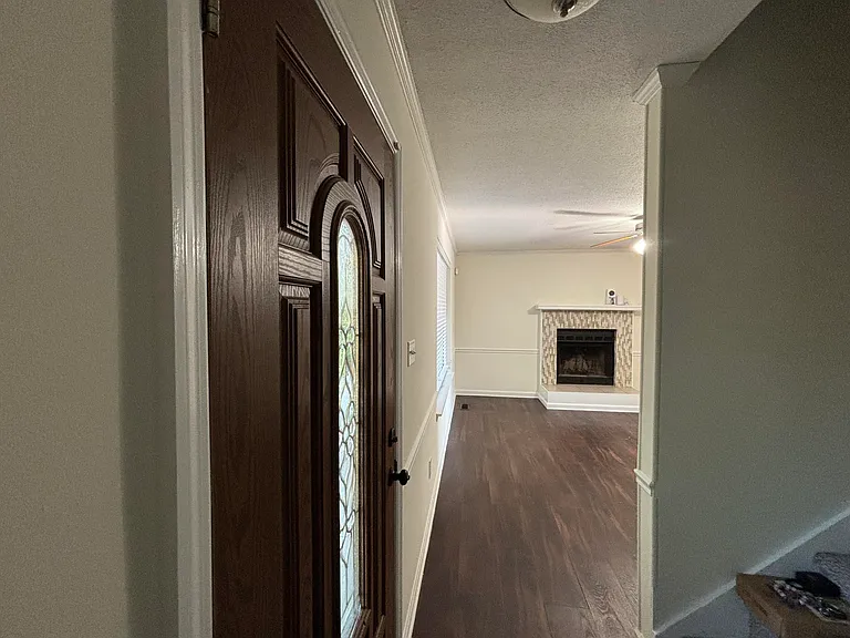 210 Foxdale Dr — Photo 3