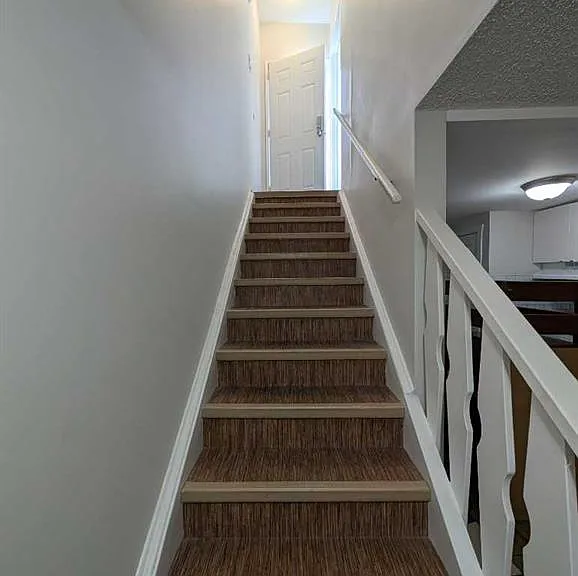 1033 Elliot Rd S — Photo 10