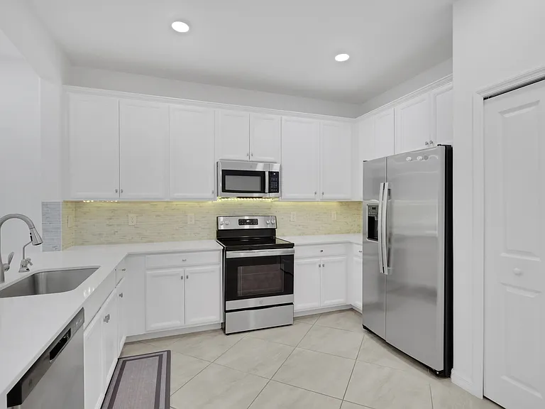 1644 Alameda Dr — Photo 4