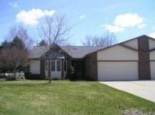 23196 Pine Tree Cir, Macomb, MI 48042