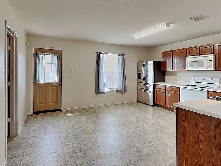 708 Moss Glen Trl — Photo 6