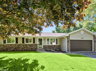 1812 Parklane Ave, McHenry, IL 60050