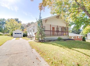 838 Douglas St, Alton, IL 62002