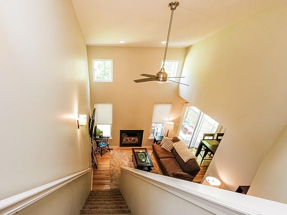 4th image of 490 Village Oaks Ct