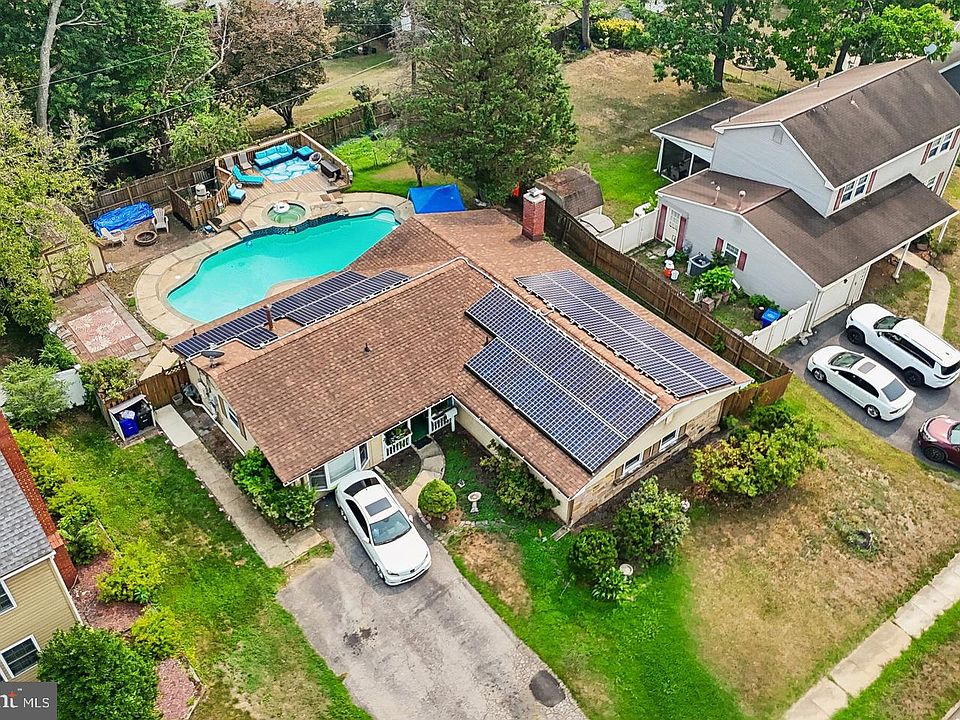 1st image of 15751 Pointer Ridge Dr